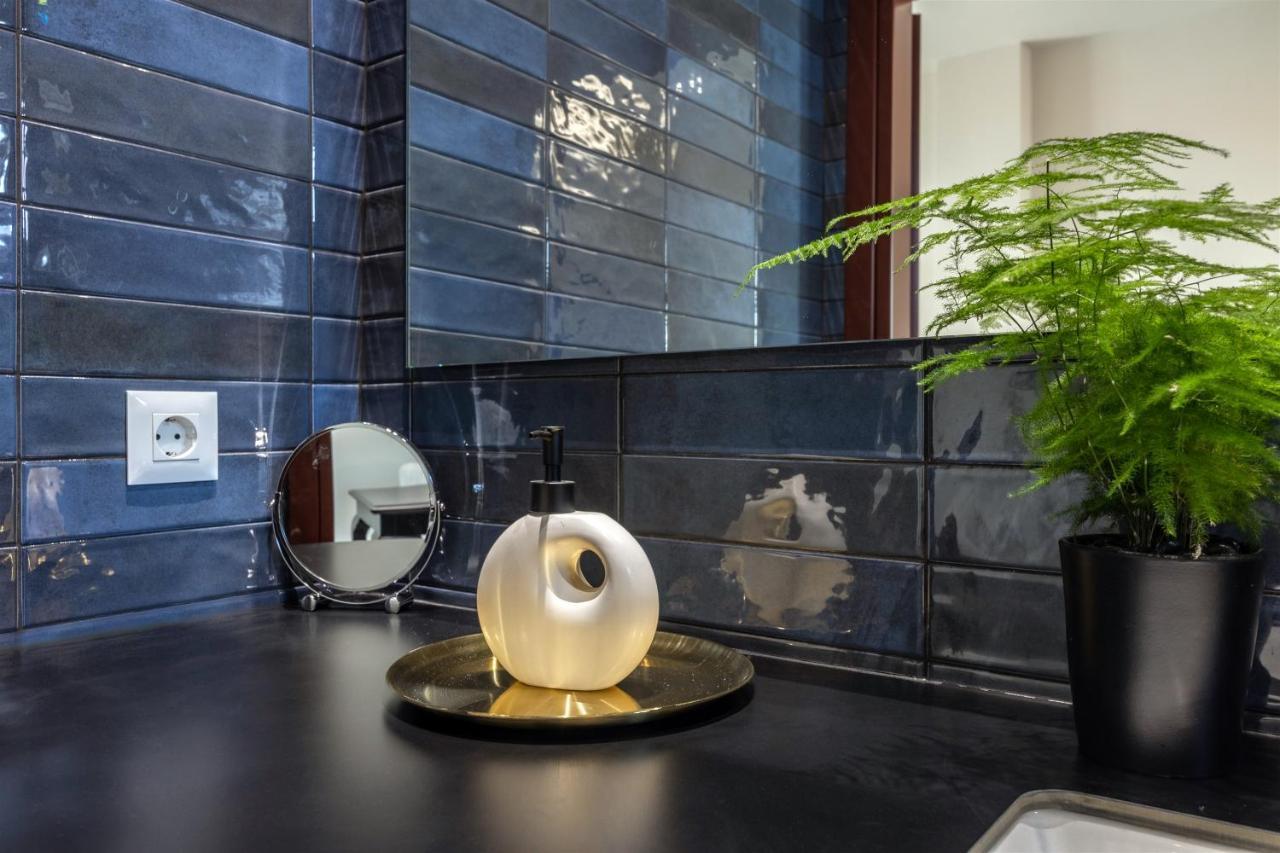Andrews Luxury Suites Near The Airport Heraklion  ภายนอก รูปภาพ