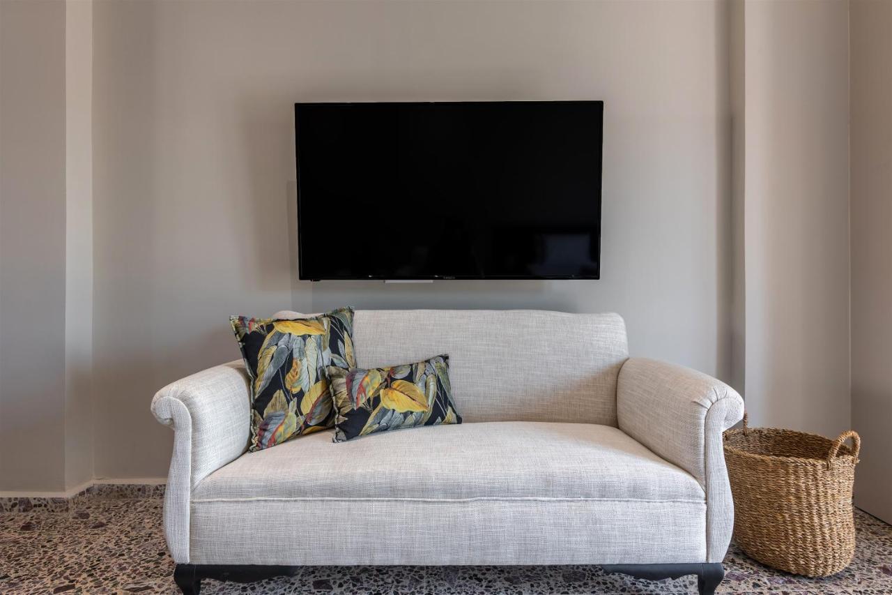 Andrews Luxury Suites Near The Airport Heraklion  ภายนอก รูปภาพ