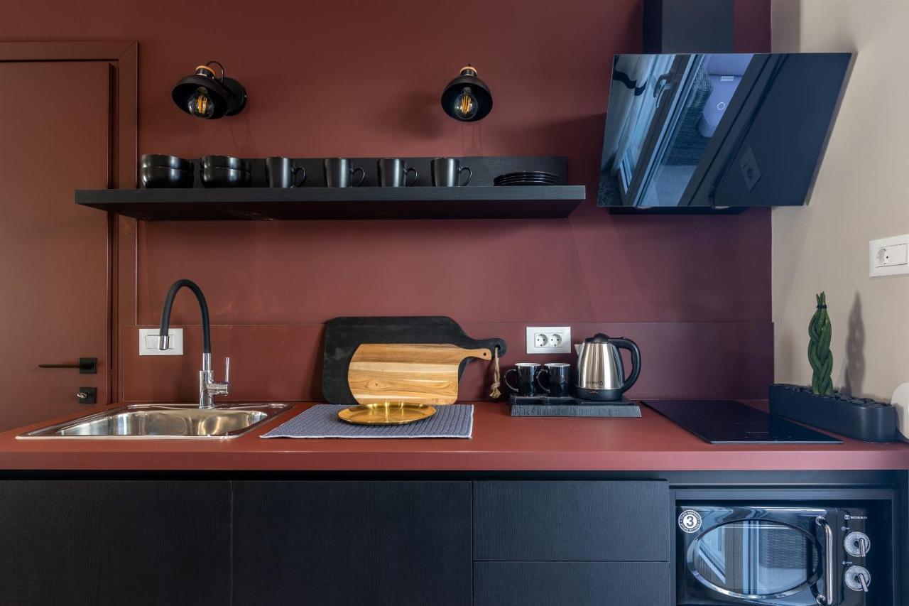 Andrews Luxury Suites Near The Airport Heraklion  ภายนอก รูปภาพ