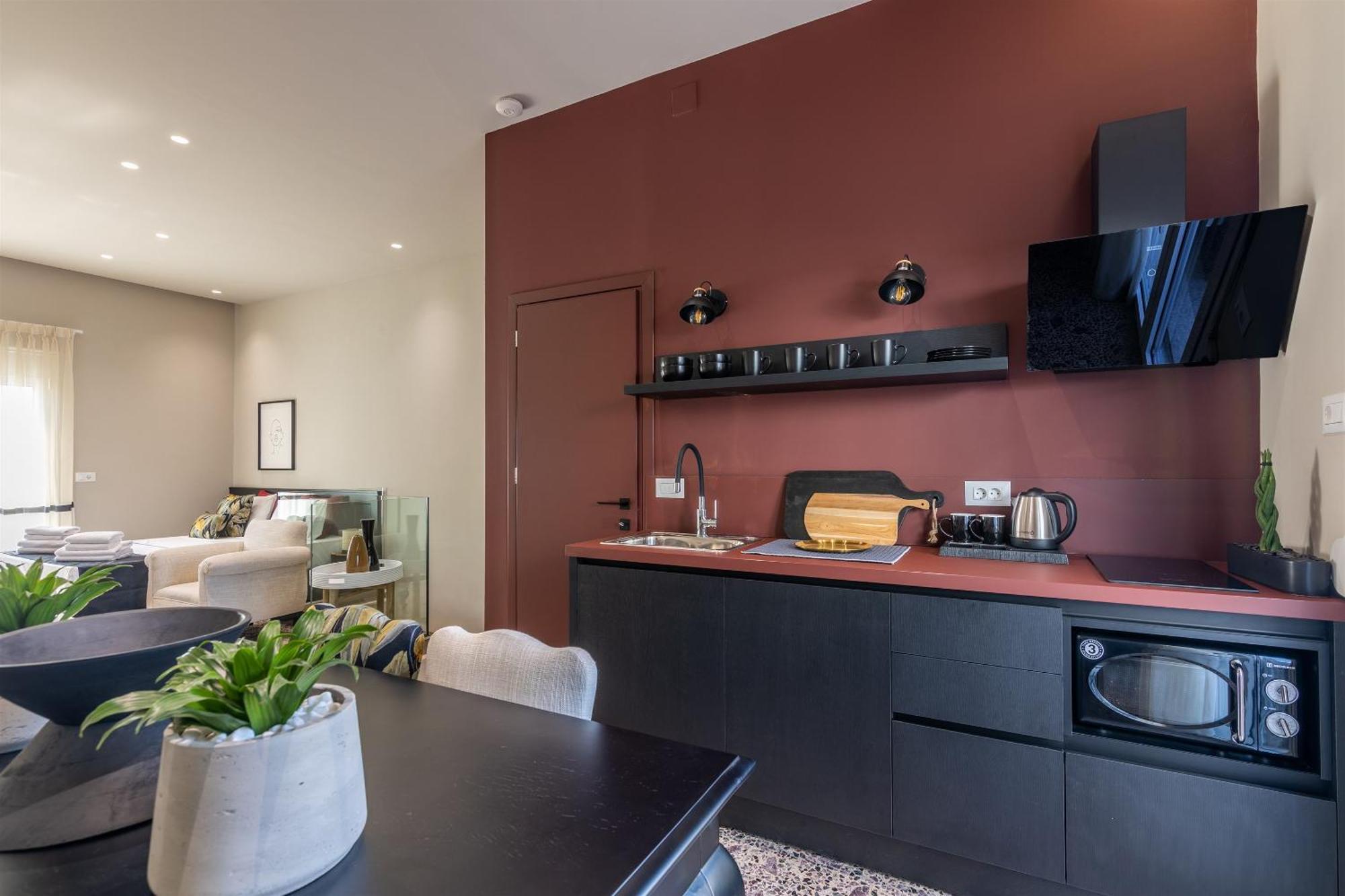 Andrews Luxury Suites Near The Airport Heraklion  ภายนอก รูปภาพ