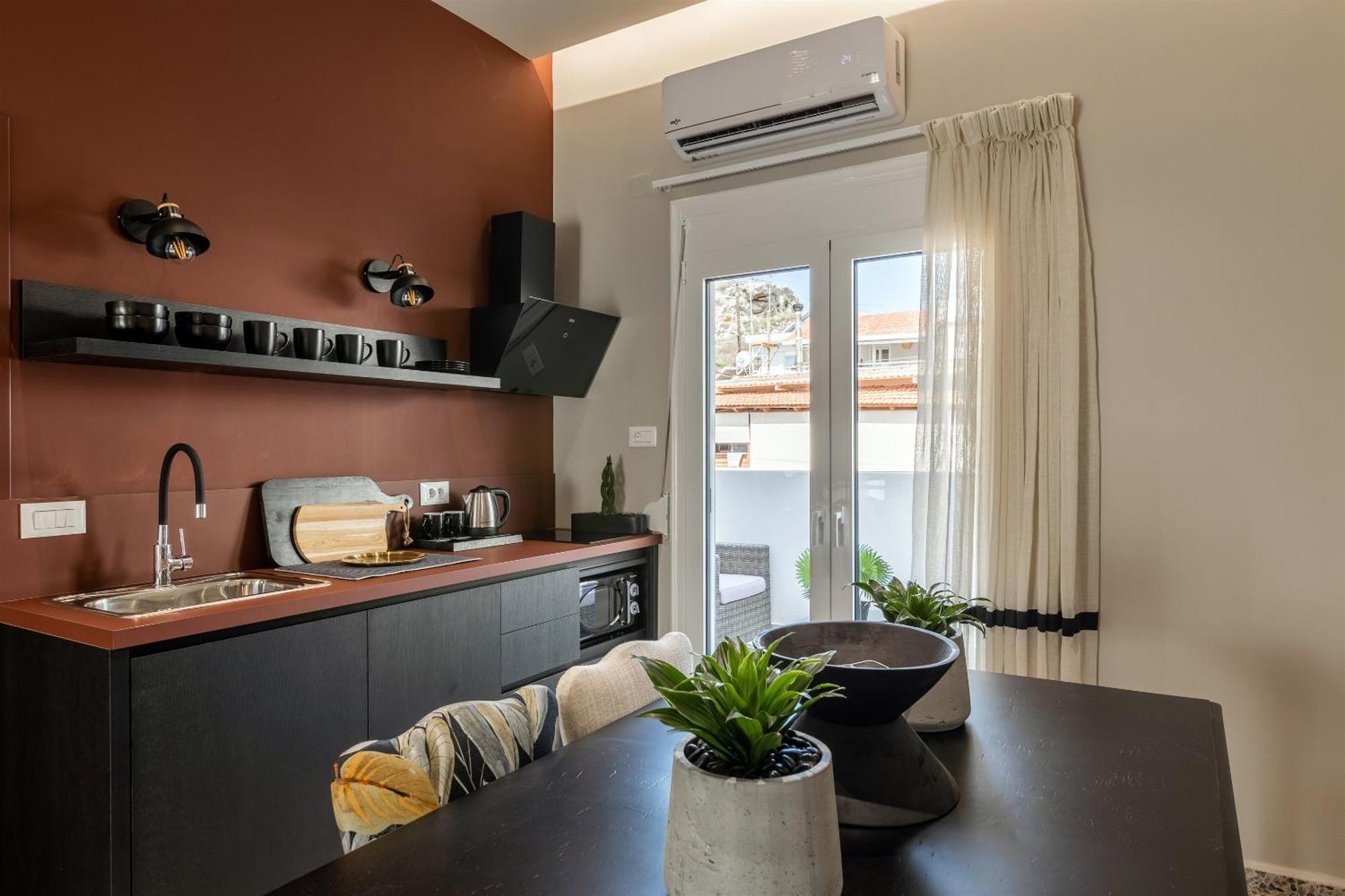 Andrews Luxury Suites Near The Airport Heraklion  ภายนอก รูปภาพ