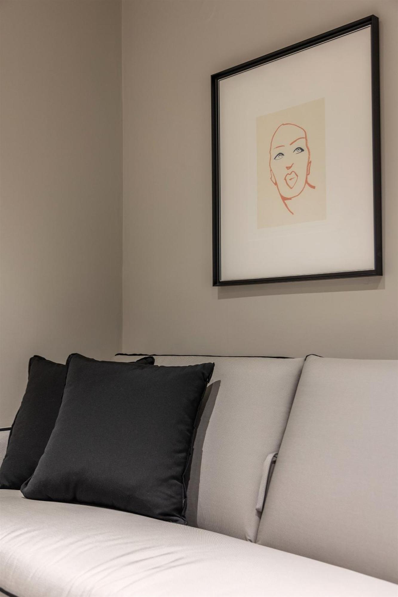 Andrews Luxury Suites Near The Airport Heraklion  ภายนอก รูปภาพ